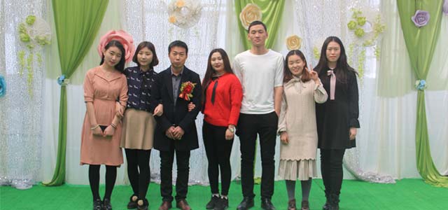 攜手共進(jìn)，贏戰(zhàn)狗年——2018艾易網(wǎng)絡(luò)年會圓滿結(jié)束